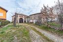 cv200-rustico-con-ampi-spazi-e-terreno-a-casalgra