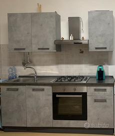 Cicina e parete attrezzata