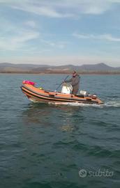 gommone  con 25 cv