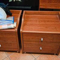 Coppia di comodini in ciliegio