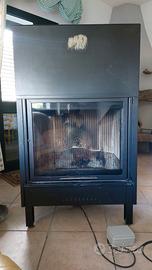 Stufa a legna canalizzata