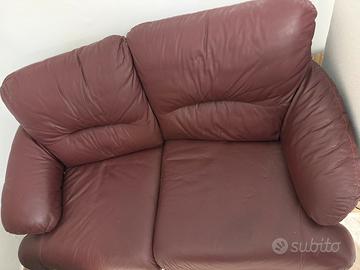 Divano in pelle bordeaux 2 posti