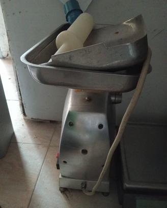 tritacarne professionale 