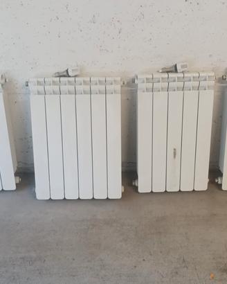 Stock 4 termosifoni alluminio bianchi + valvole