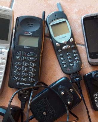 Cellulari vintage, collezione-pezzi ricambio pz.4