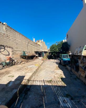 Unità indipendente di 405 mq centro Pula