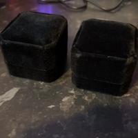 Scatola porta anello in velluto 2 al prezzo di uno