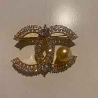 Spilla modello Chanel