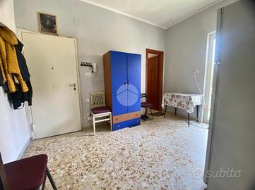 MONOLOCALE A NAPOLI