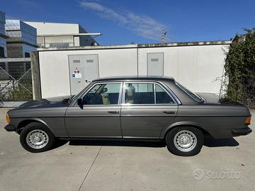 Mercedes 300D