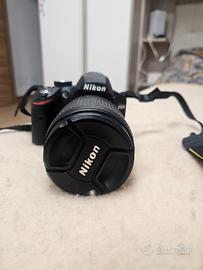  Nikon D3200 con accessori