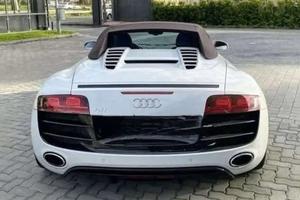 Audi r8 spyder v10