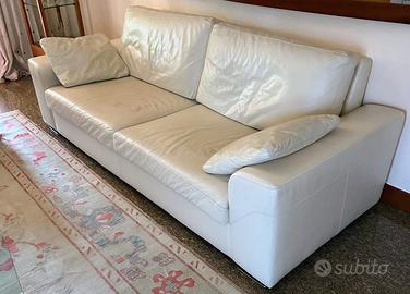 Divano in pelle (non nuovo)