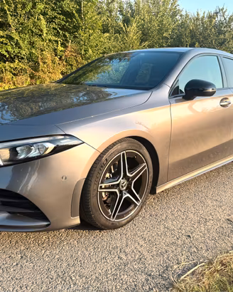Mercedes-Benz A 180 d Automatic Premium AMG Line