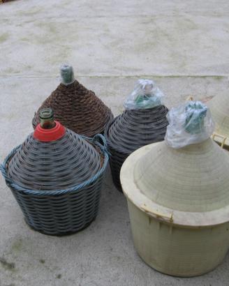 Damigiane per vino o decoupage
