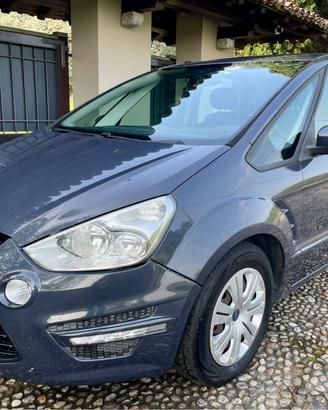 Ford S-Max 2.0 TDCi 163CV Powershift New Titanium