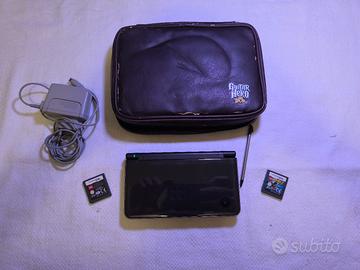 Nintendo Dsi XL con caricatore e due giochi 
