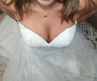 Abito da sposa nuovo con cartellino