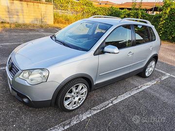 Polo cross