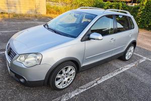 Polo cross