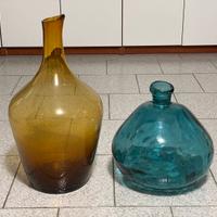 Vasi colorati in vetro