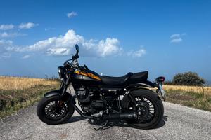 Moto guzzi v9 bobber