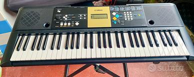 Tastiera Yamaha 61 tasti YPT-220