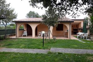 NUOVISSIMO Locale 40 mq con Giardino e Porticato