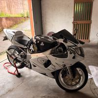 Moto gsx r750