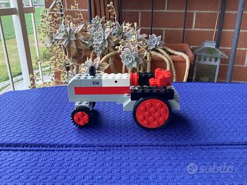 LEGO TRATTORE 316 rivisitato nei colori
