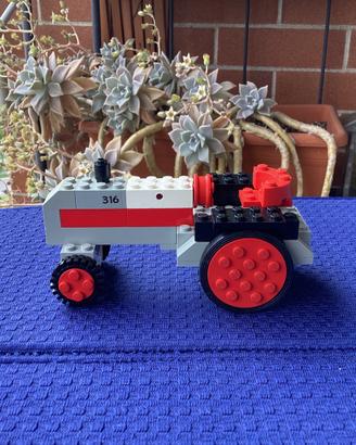 LEGO TRATTORE 316 rivisitato nei colori