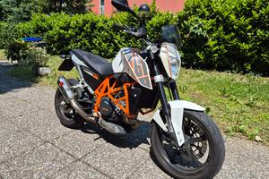 KTM Duke 690