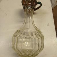 Vecchia, bottiglia, in vetro stampato altezza cm24