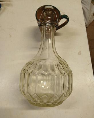 Vecchia, bottiglia, in vetro stampato altezza cm24