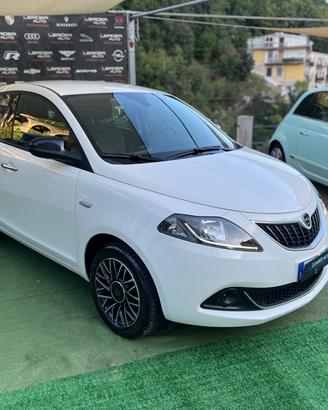 Lancia Ypsilon 1.0 FireFly 5 porte S&S Hybrid Silv