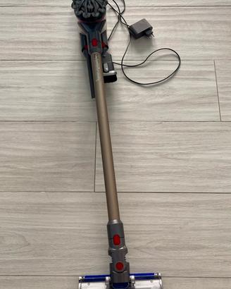 Dyson v8