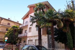 Appartamento tre camere ampia soffitta Chiaravalle