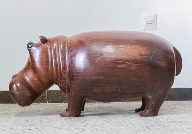 Ippopotamo africano in Teak dello Zambia