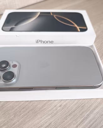 IPHONE 16 PRO MAX 1TB pochi gg di utilizzo 