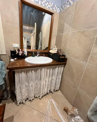 Mobile bagno lavabo e specchio compreso