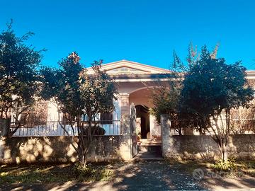 Villa unifamiliare con giardino