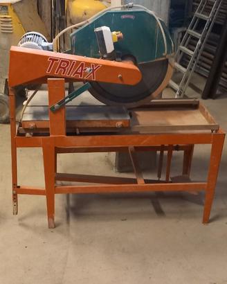 Taglia blocchi Triax con disco da 600mm funzionant