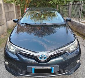 TOYOTA AURIS 1.8 FULL HYBRID LOUNGE 