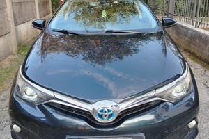 TOYOTA AURIS 1.8 FULL HYBRID LOUNGE 