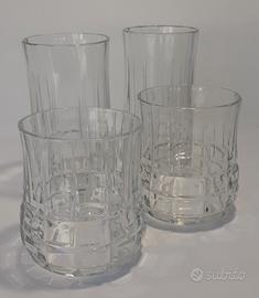 bicchieri operati trasparenti