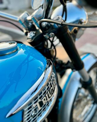 TRIUMPH BONNEVILLE SPECIAL