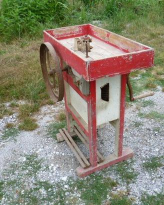 Vecchio sgrana pannocchie " D'epoca"