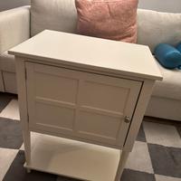 Mobile bianco da ingresso -trasloco