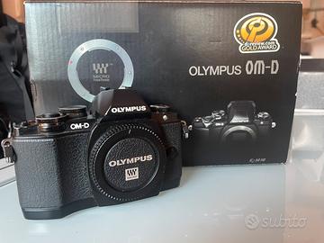 Olympus OM-D E-M10 mirrorless