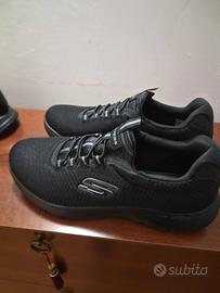scarpe nere skechets